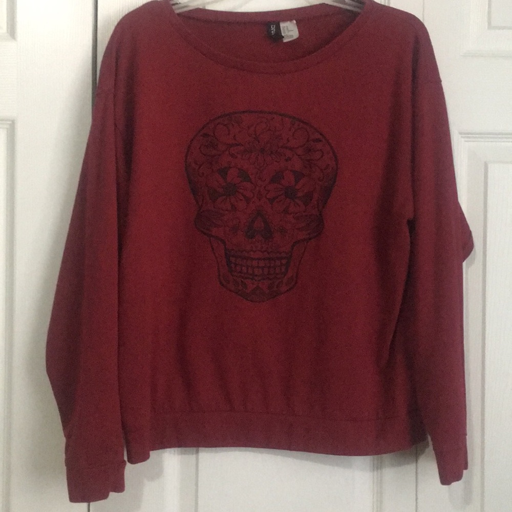 H&M Skull Sweatershirt